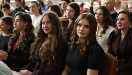 Гомельский медколледж выпустил 25 зубных фельдшеров