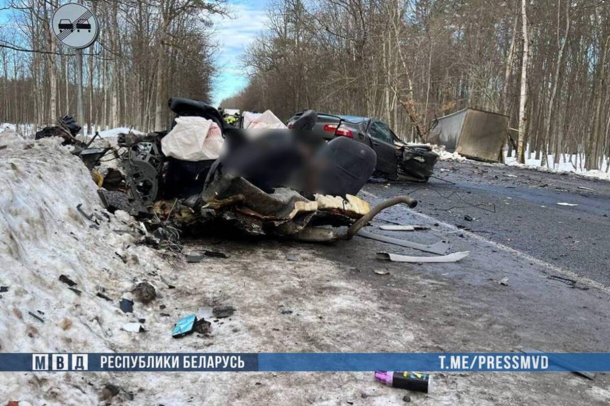 В результате ДТП водитель легкового автомобиля и её сын 2016 года рождения от полученных травм скончались на месте происшествия