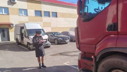 В Гомеле фуру Renault едва не продали из-за долгов владельца