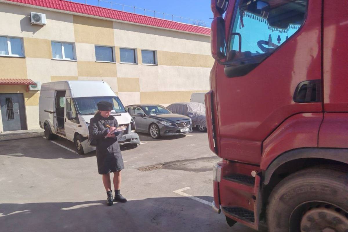 В Гомеле фуру Renault едва не продали из-за долгов владельца