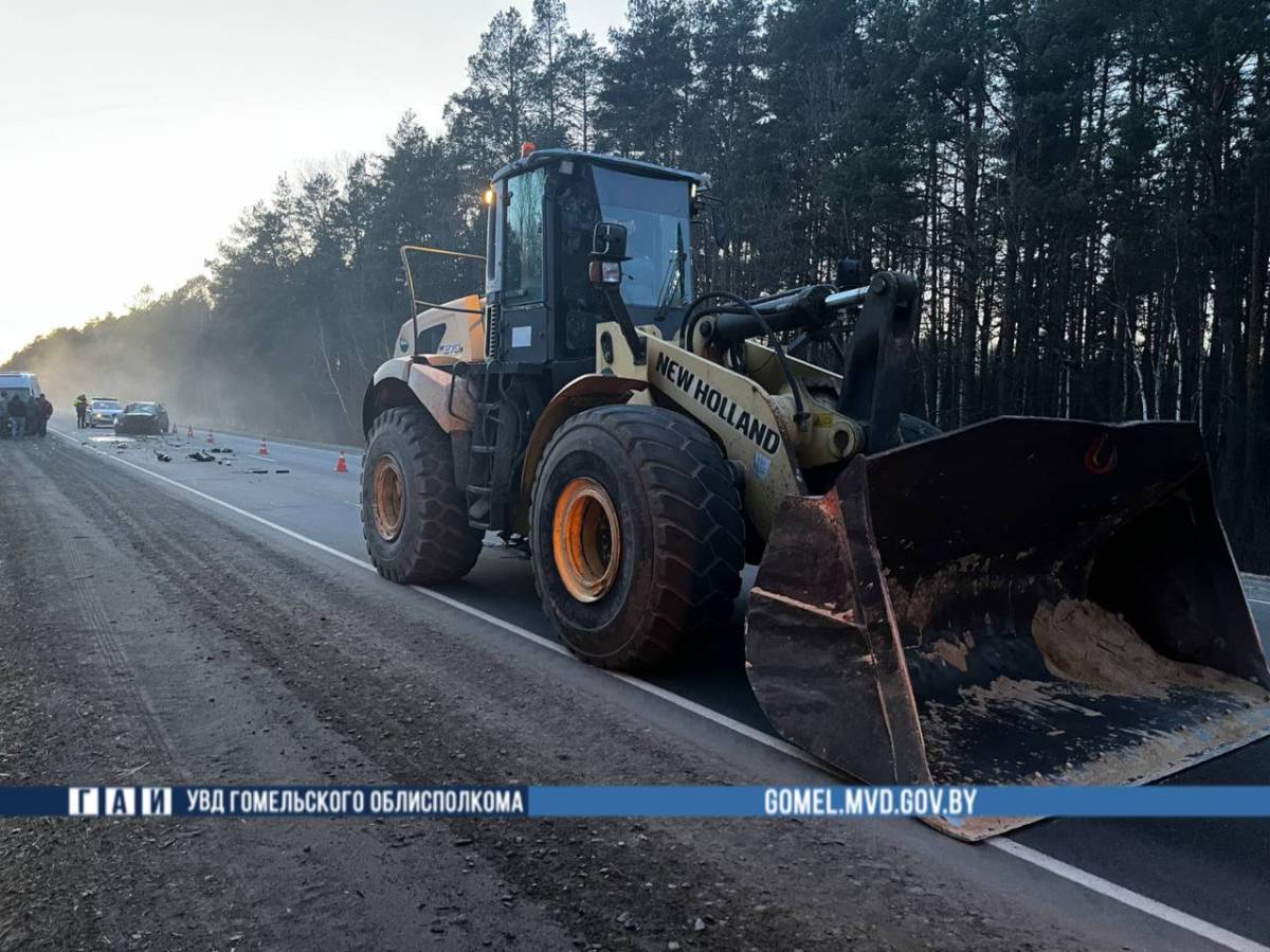 ДТП на трассе М-10: столкновение с погрузчиком