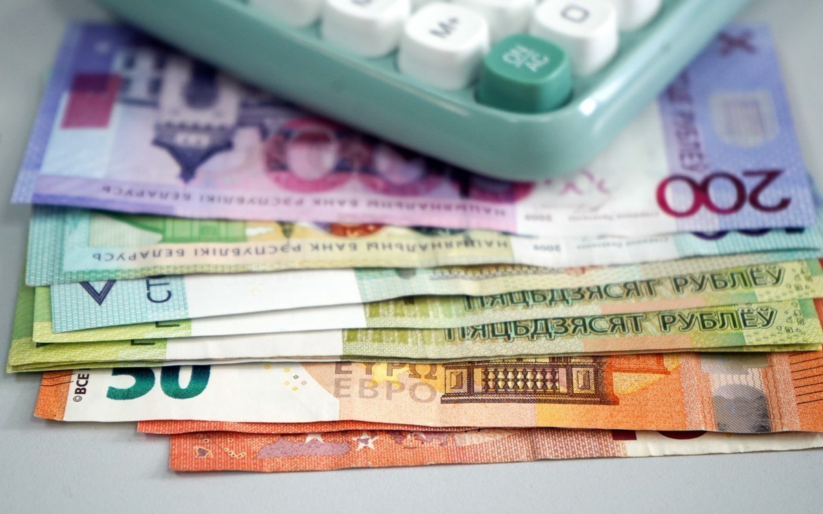 Зарплаты в Гомельской области выросли на 10%: данные за январь 2026 года