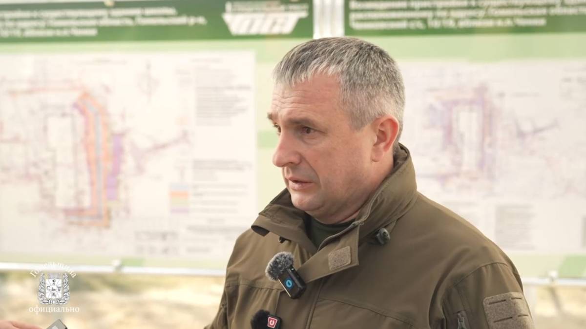 Председатель облисполкома Иван Крупко отметил, что Чёнки активно застраиваются: ежегодно здесь вводят по 4–5 многоквартирных домов.