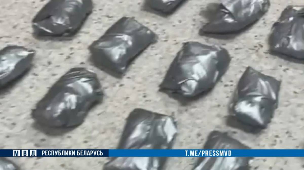 В ходе задержания и последующих проверок изъято более 500 граммов мефедрона