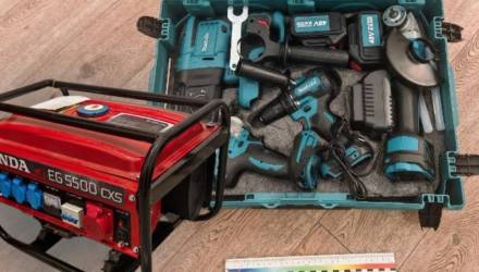 Мужчина купил инструменты за 2000 долларов и переплатил в четыре раза