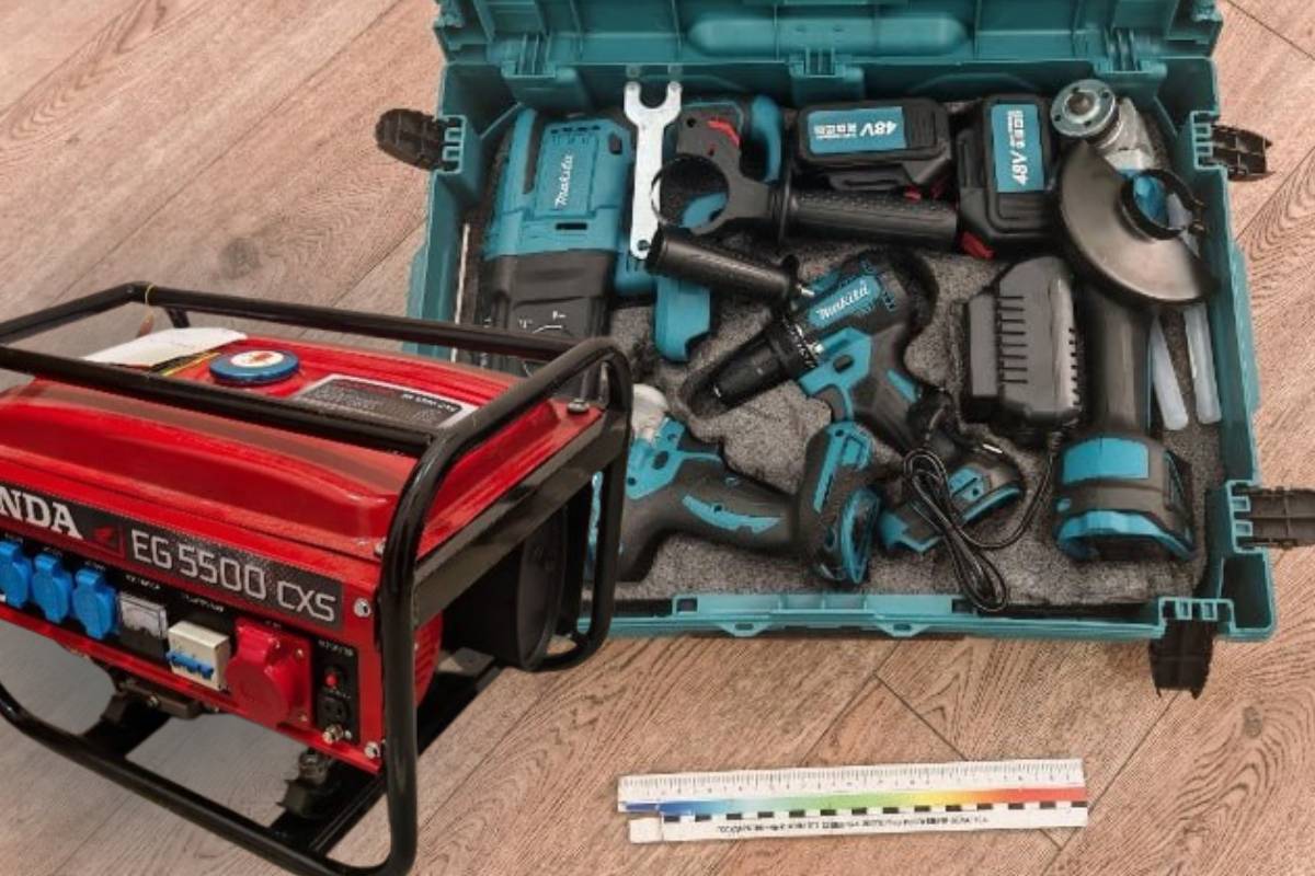 Мужчина купил инструменты за 2000 долларов и переплатил в четыре раза