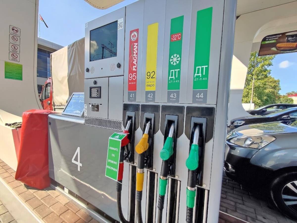 Укусил ухо на АЗС: жителю Калинковичей дали срок