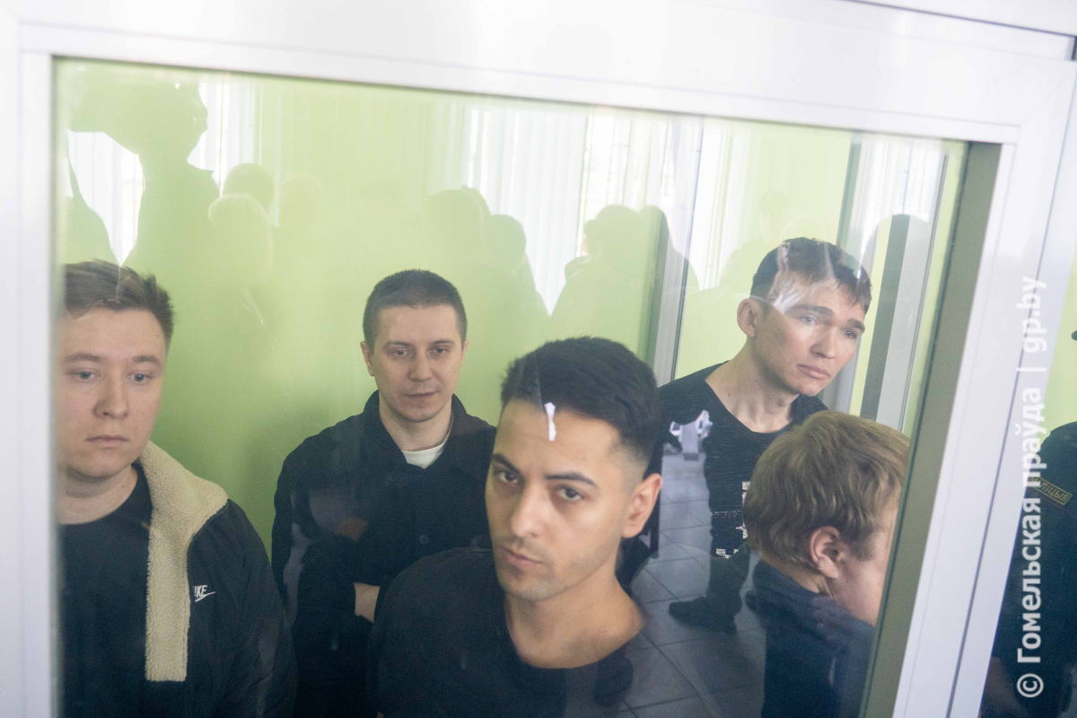 По данным следствия пострадали 235 человек. Ущерб превысил 800 тысяч рублей (около половины суммы уже возмещено).