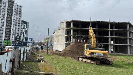 В Гомеле начали снос долгостроя на Кировa и Хатаевича