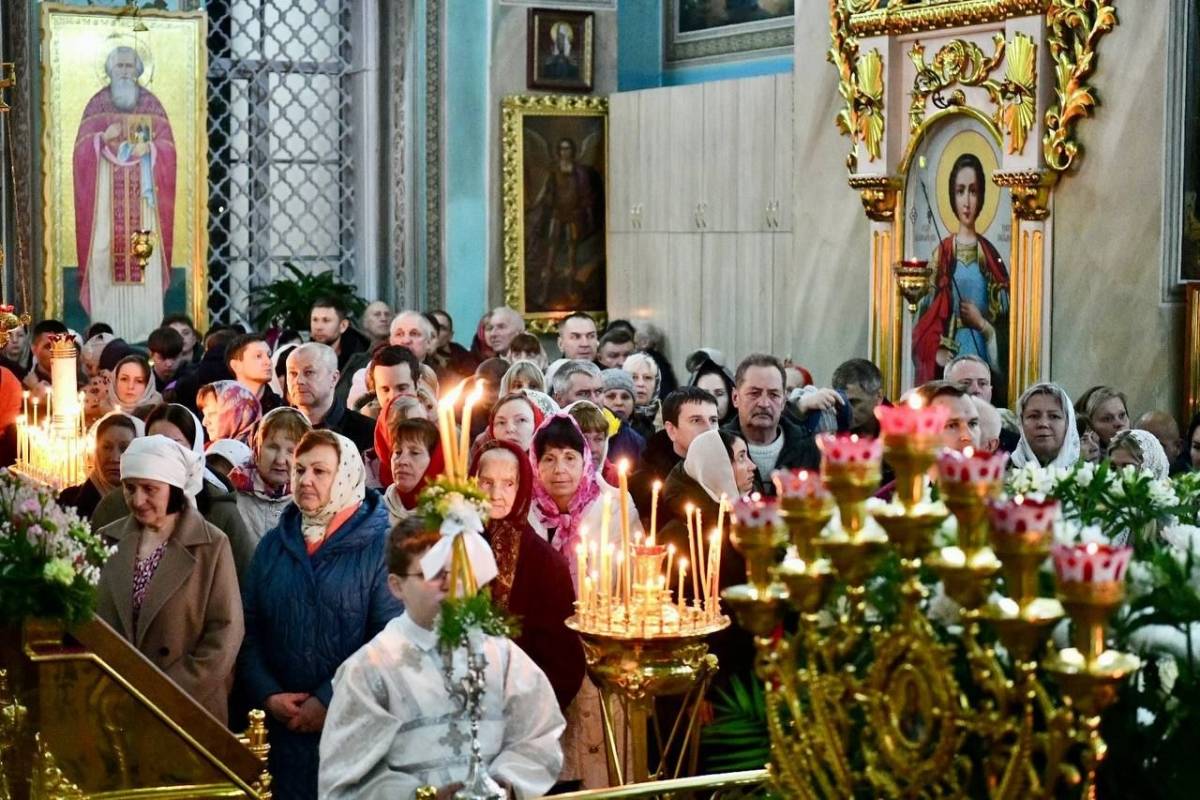 В Гомеле православные встретили Светлое Христово Воскресение