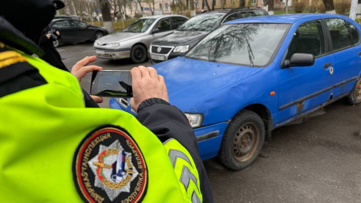 Брошенные автомобили в Гомеле: проблема дворов