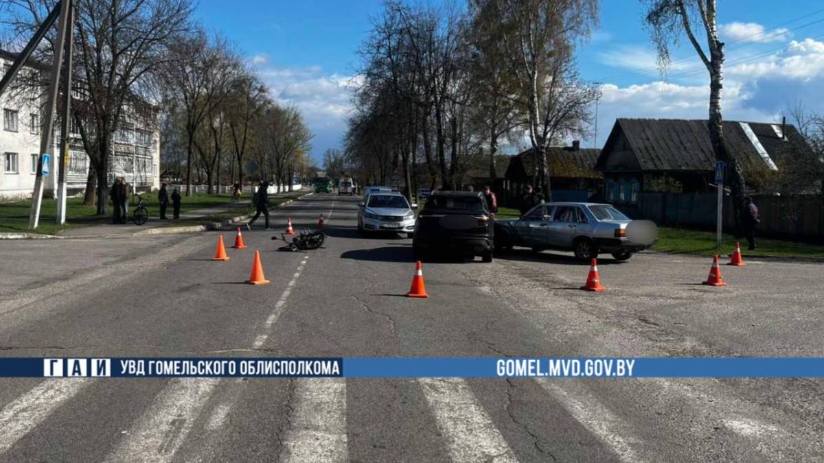 ДТП произошло 18 апреля около 15:10 в городском посёлке Паричи