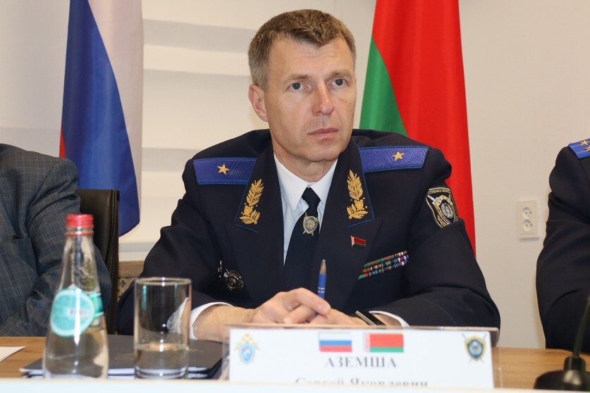 В мероприятии участвуют представители следственных органов Беларуси и России, а также сотрудники прокуратуры, МВД и Государственного комитета судебных экспертиз.