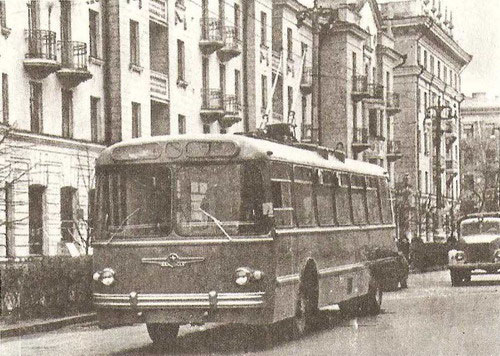 Первый троллейбус вышел на маршрут в 1962 году