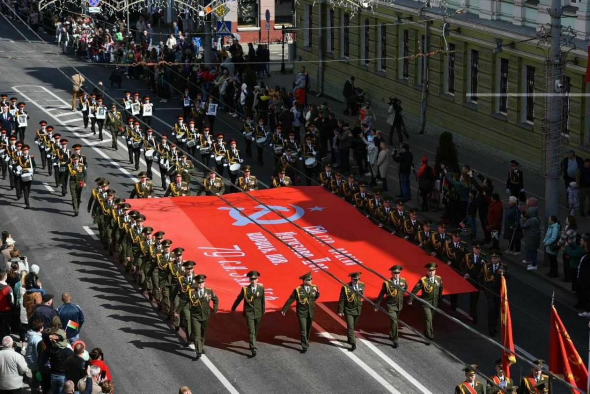 📍 В 12:00 здесь начнётся прохождение военной техники, воинских подразделений и силовых структур.