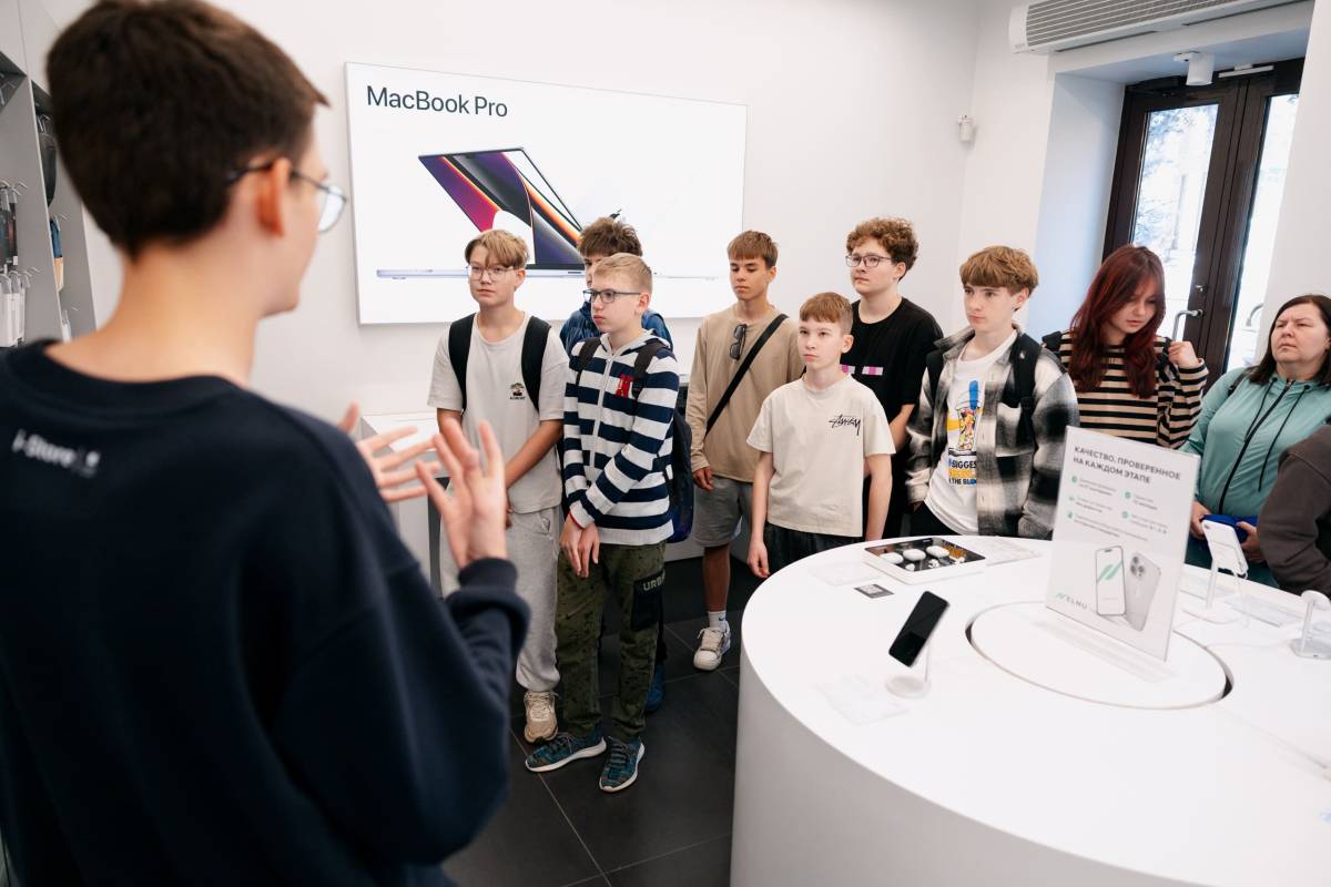 Особенностью встречи стало участие эксперта Apple — новой для Беларуси должности, которая появилась в i-Store совсем недавно.