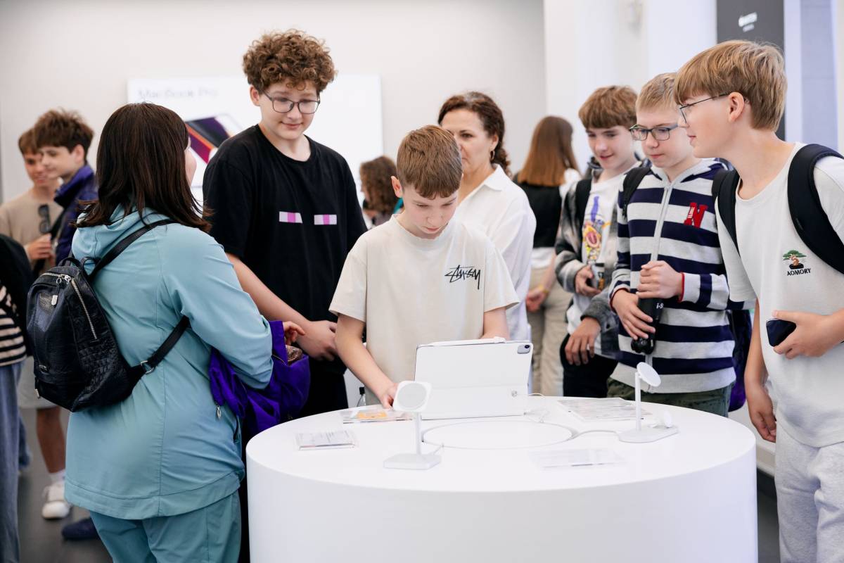 Особенностью встречи стало участие эксперта Apple — новой для Беларуси должности, которая появилась в i-Store совсем недавно.
