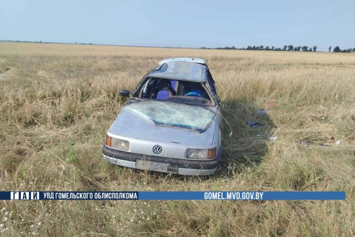 В Буда-Кошелевском районе двух девушек при ДТП выбросило из салона автомобиля