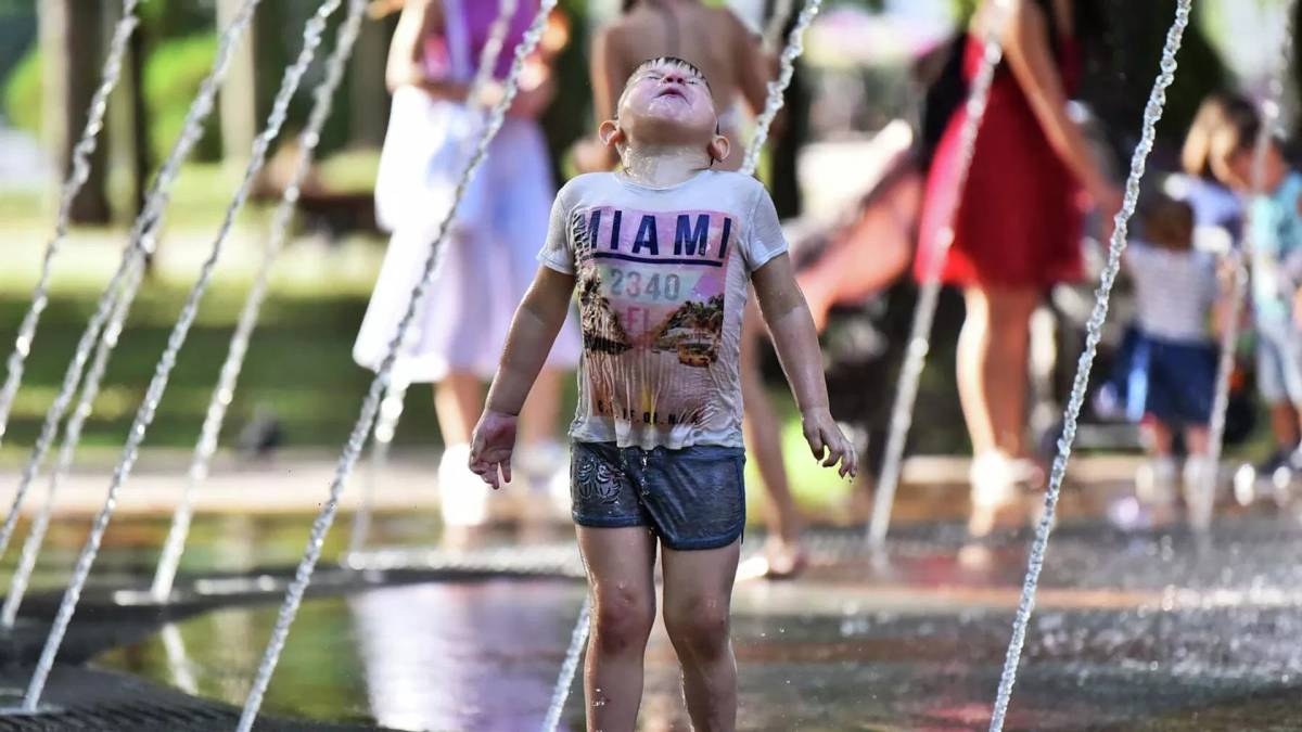 Выше 30°С. На Гомельщине из-за жары объявлен оранжевый уровень опасности