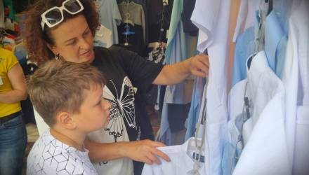 Рынок, секонд-хенд и маркетплейс: где выгоднее собрать ребенка в школу?