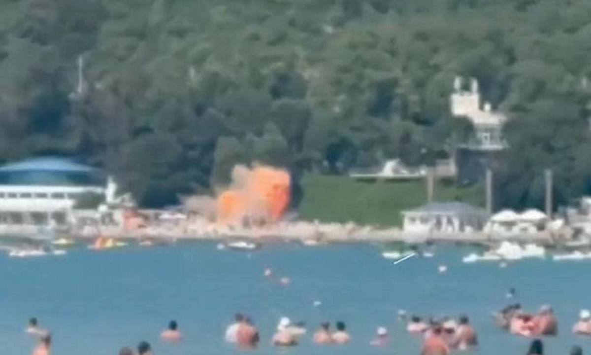 В Геленджике в результате удара БПЛА по пляжу с отдыхающими погибли шесть человек