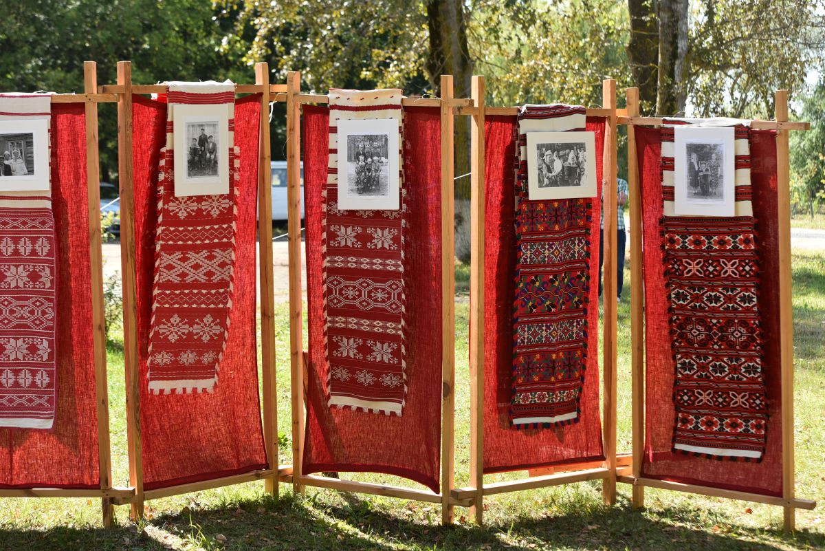 Из глубинки с любовью: фоторепортаж с фестиваля ткачества в Неглюбке