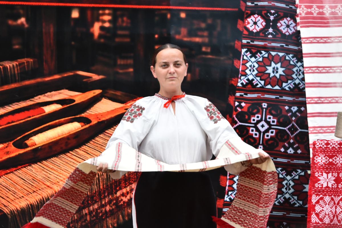 Из глубинки с любовью: фоторепортаж с фестиваля ткачества в Неглюбке