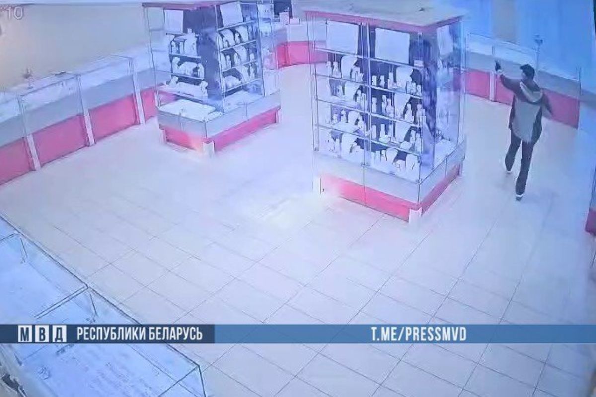 В Минске неизвестный ограбил ювелирный магазин