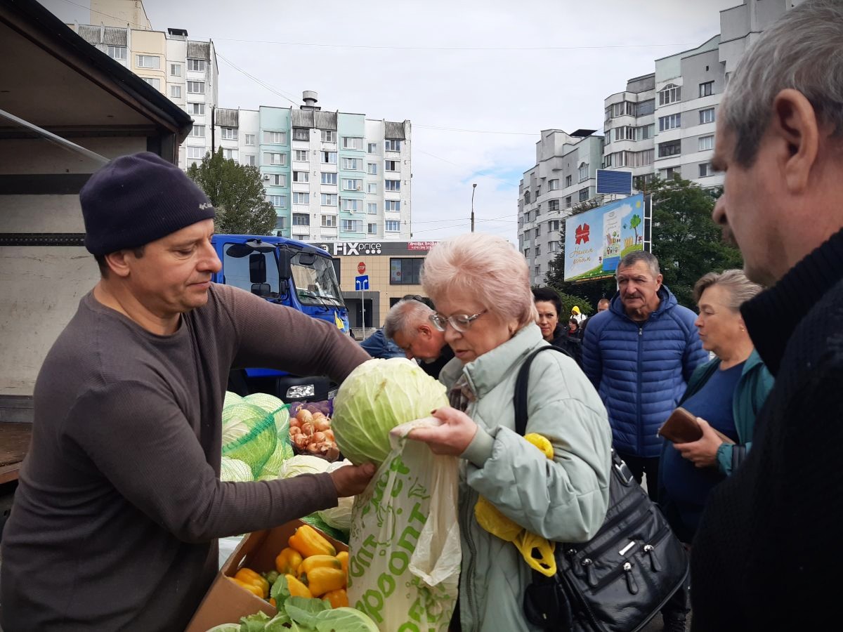«Ловите карася, уйдет!» Репортаж с долгожданной сельхозярмарки