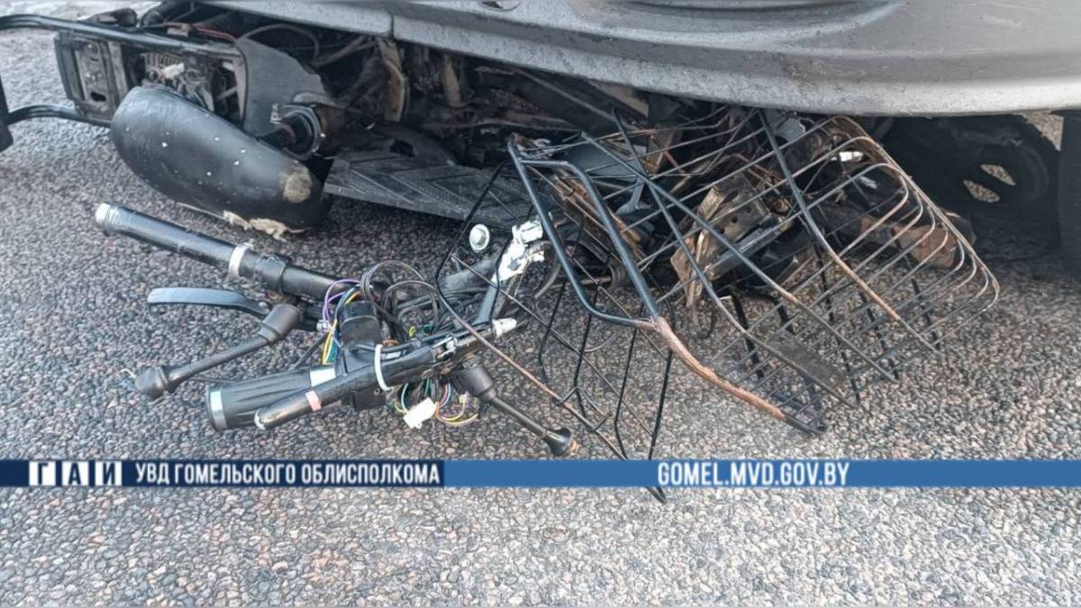 В Ельске водитель электровелосипеда погиб в ДТП с микроавтобусом