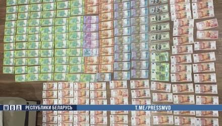 В Гомеле уволенный сотрудник украл из сейфа бывшего начальника более 90 тысяч рублей