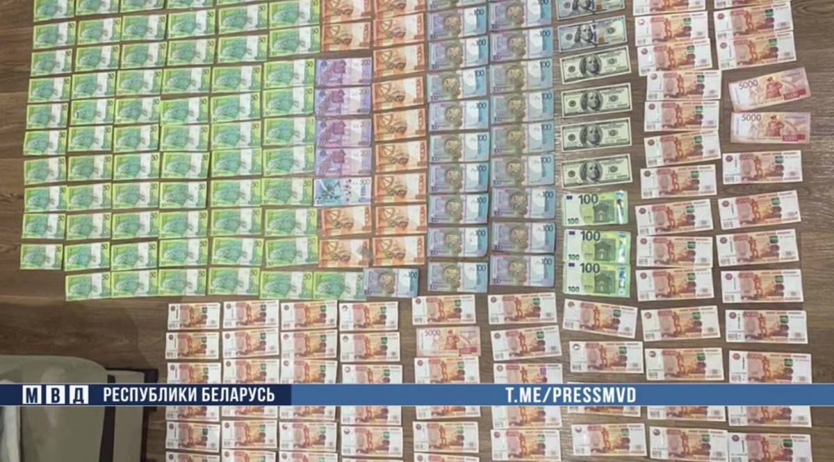 В Гомеле уволенный сотрудник украл из сейфа бывшего начальника более 90 тысяч рублей