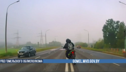 Под Гомелем бесправный мотоциклист устроил эпичную погоню с ГАИ