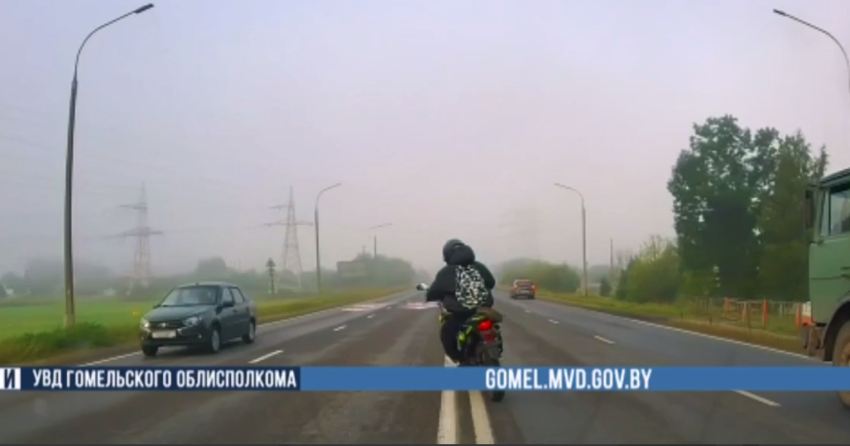 Под Гомелем бесправный мотоциклист устроил эпичную погоню с ГАИ