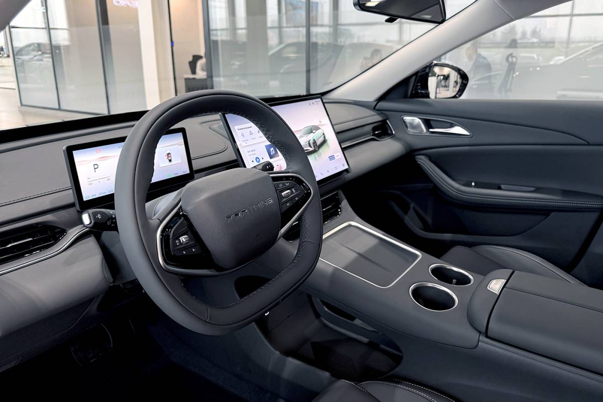 В Беларусь приехал электрический лифтбек Forthing S7 EVO. Названы цены