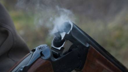 В Гродненской области пенсионер угрожал соседям и стрелял по милиционерам