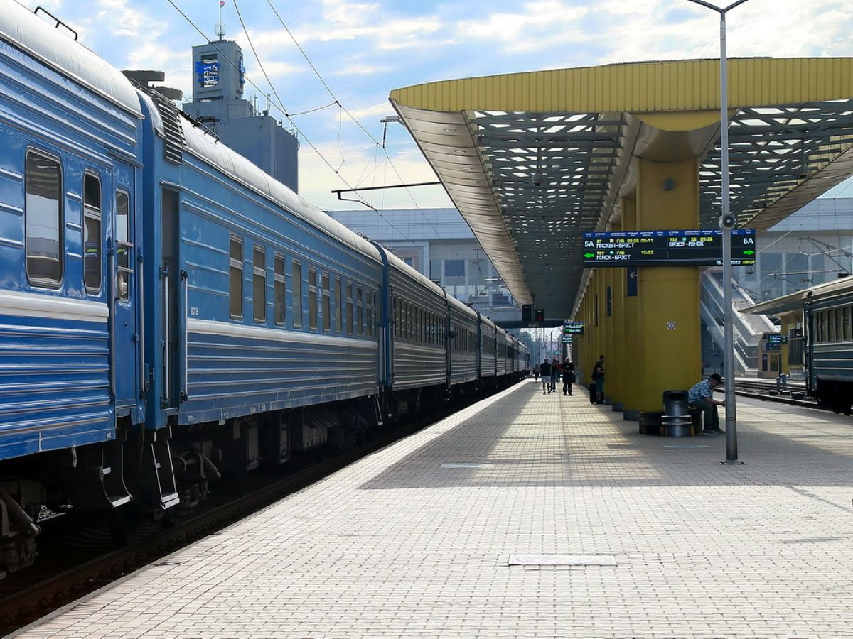 Поезда Адлер — Минск и Минск — Адлер 13, 15 и 17 октября поедут в объезд Гомеля