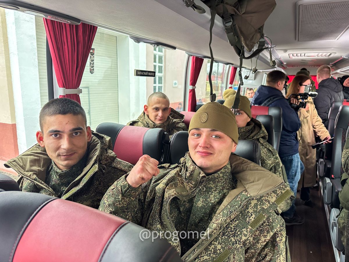 «Говорил же, что вернусь». Репортаж с приграничья, где произошел крупнейший обмен российских и украинских военнопленных