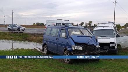В Гомельском районе водитель выехал со второстепенной дороги и спровоцировал ДТП