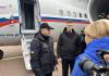 В аэропорт Гомеля прилетели представители гуманитарной миссии в Алешках