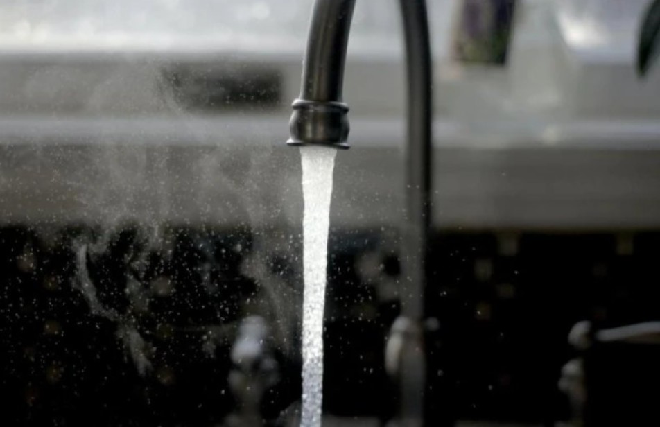 В Водоканале объяснили, почему после ремонта на Староволотовской вода пахнет хлором